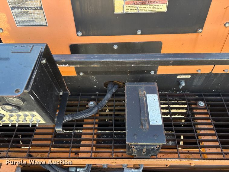 image for item EM6128 2012 Lee-Boy 8500B paver