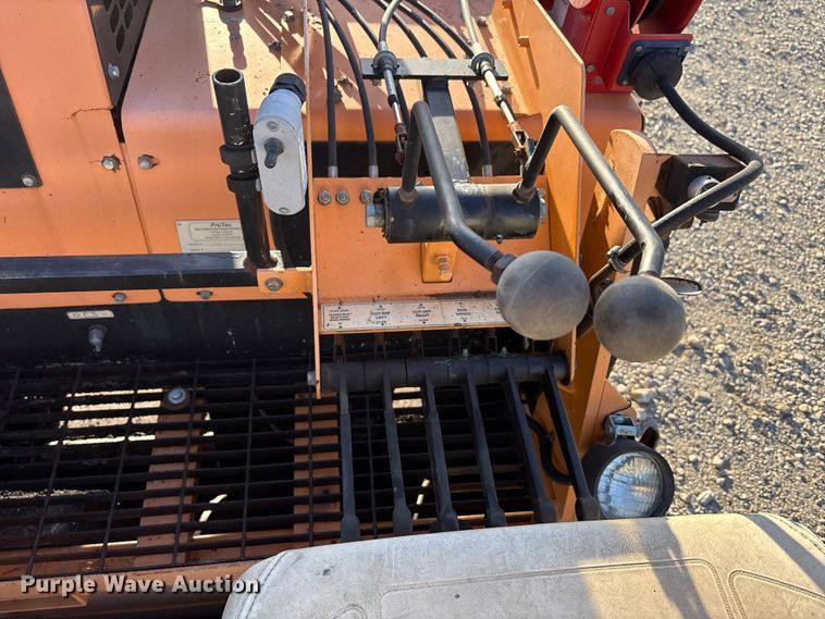 image for item EM6128 2012 Lee-Boy 8500B paver