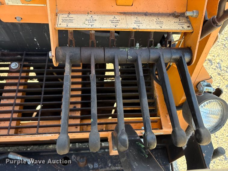 image for item EM6128 2012 Lee-Boy 8500B paver