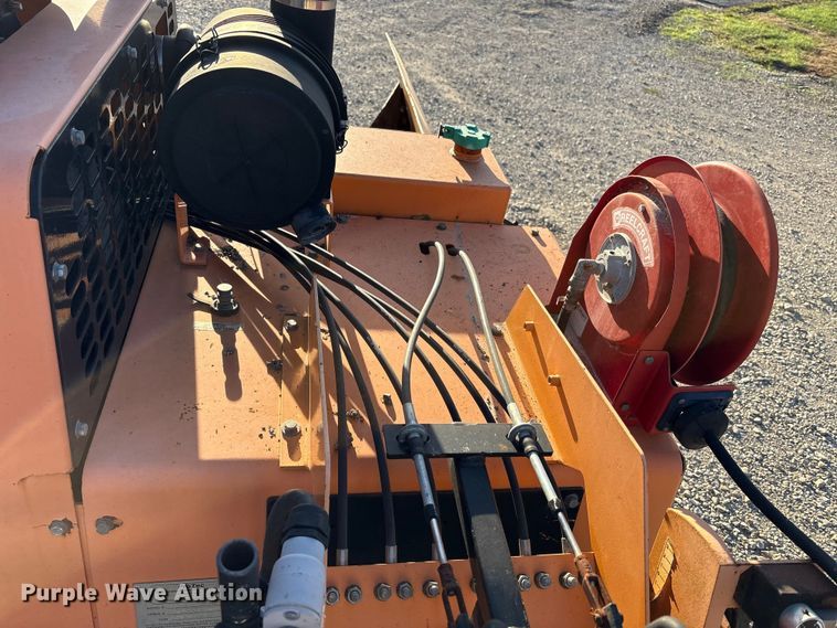 image for item EM6128 2012 Lee-Boy 8500B paver