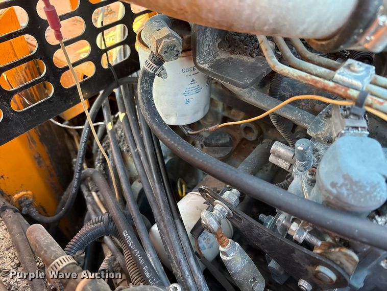 image for item EM6128 2012 Lee-Boy 8500B paver