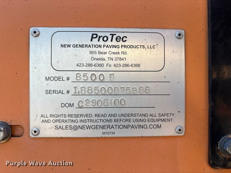 image for item EM6128 2012 Lee-Boy 8500B paver