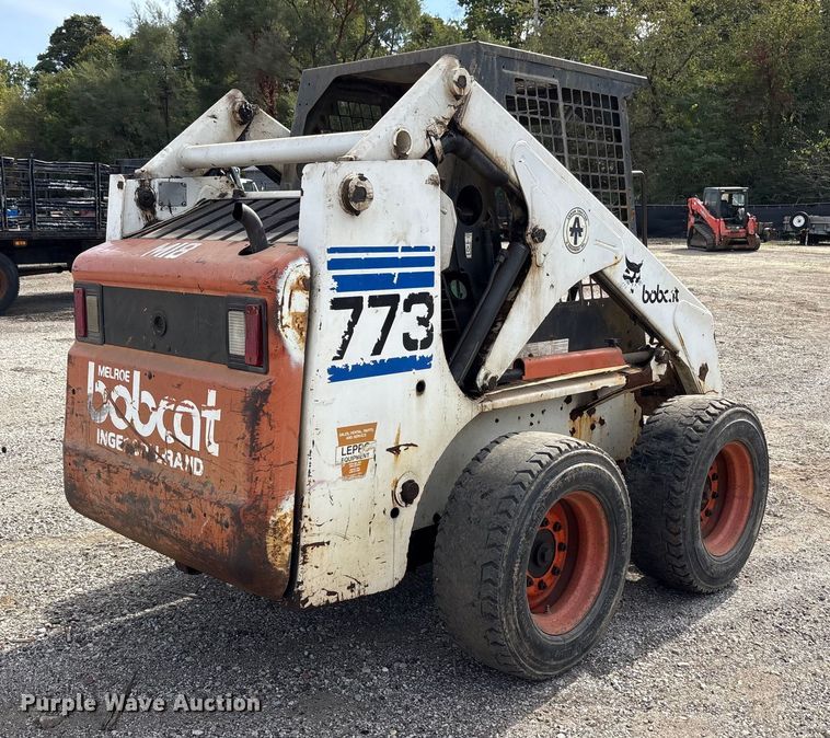 MINI CARGADOR SOBRE RUEDAS 1998 BOBCAT 773