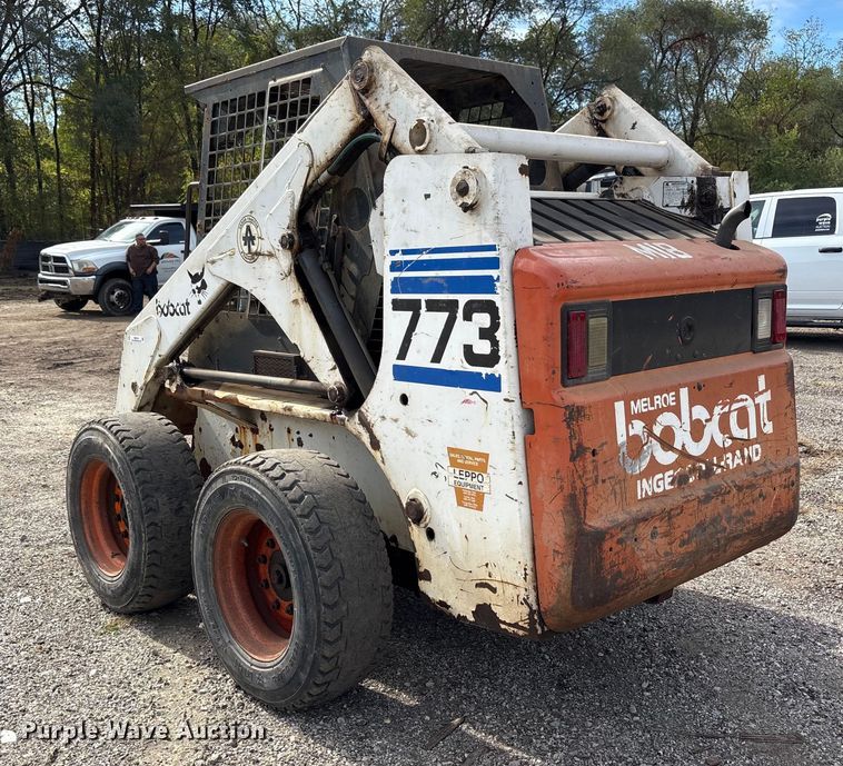 image for item EM6130 1998 Bobcat 773 skid steer loader