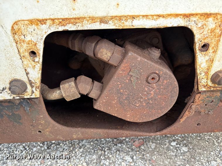 image for item EM6130 1998 Bobcat 773 skid steer loader