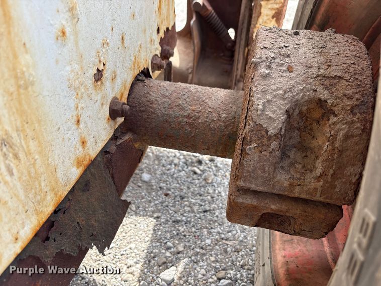 image for item EM6130 1998 Bobcat 773 skid steer loader