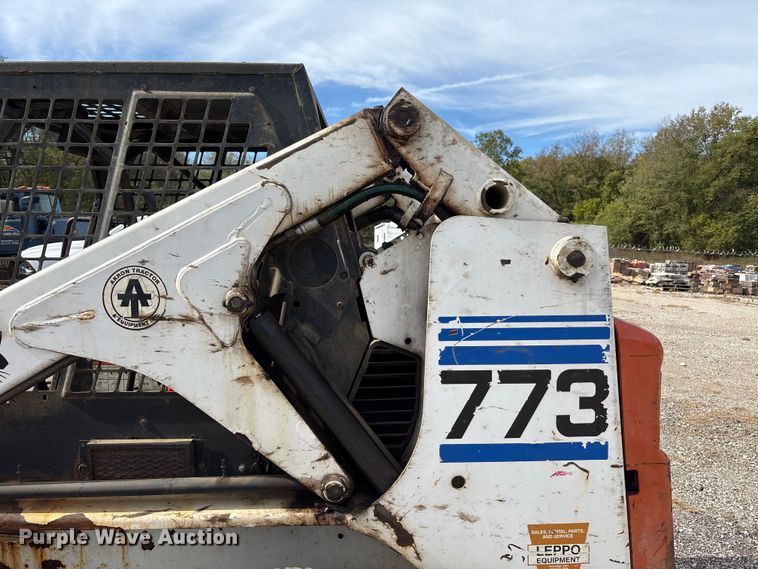 image for item EM6130 1998 Bobcat 773 skid steer loader