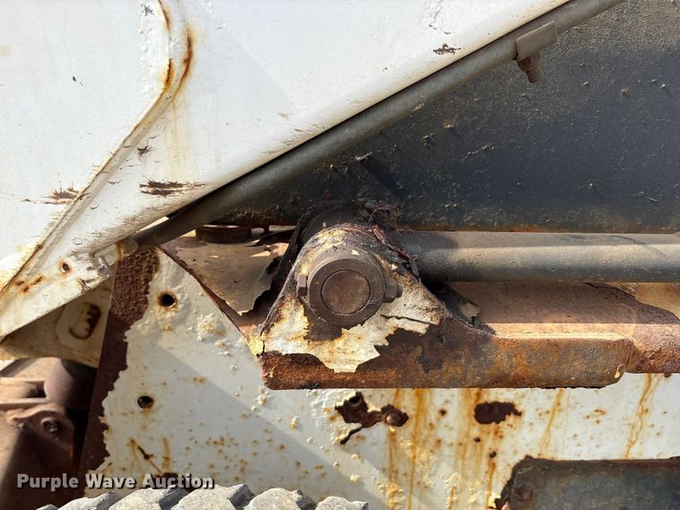 image for item EM6130 1998 Bobcat 773 skid steer loader