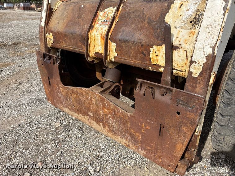 image for item EM6130 1998 Bobcat 773 skid steer loader