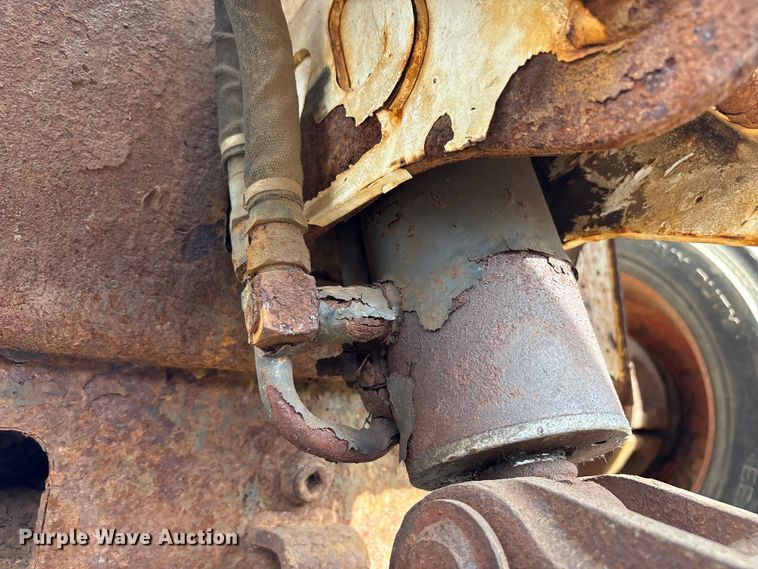 image for item EM6130 1998 Bobcat 773 skid steer loader