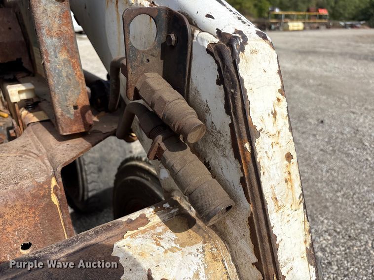 image for item EM6130 1998 Bobcat 773 skid steer loader