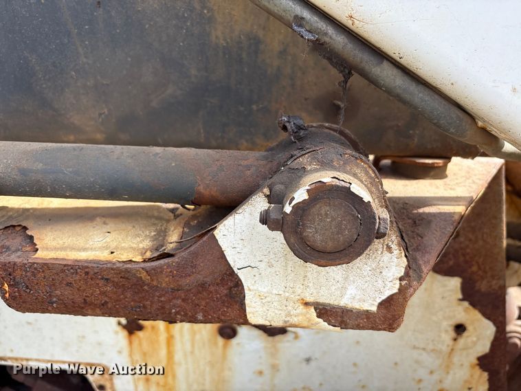 image for item EM6130 1998 Bobcat 773 skid steer loader