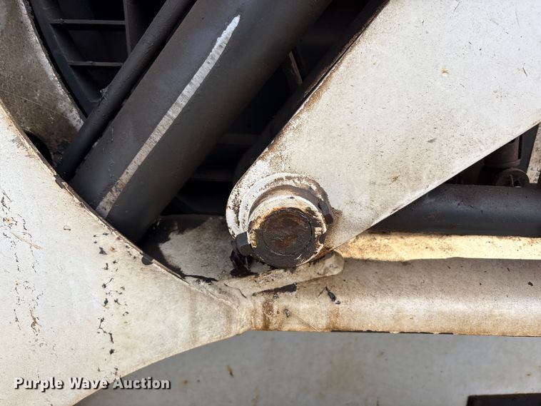 image for item EM6130 1998 Bobcat 773 skid steer loader