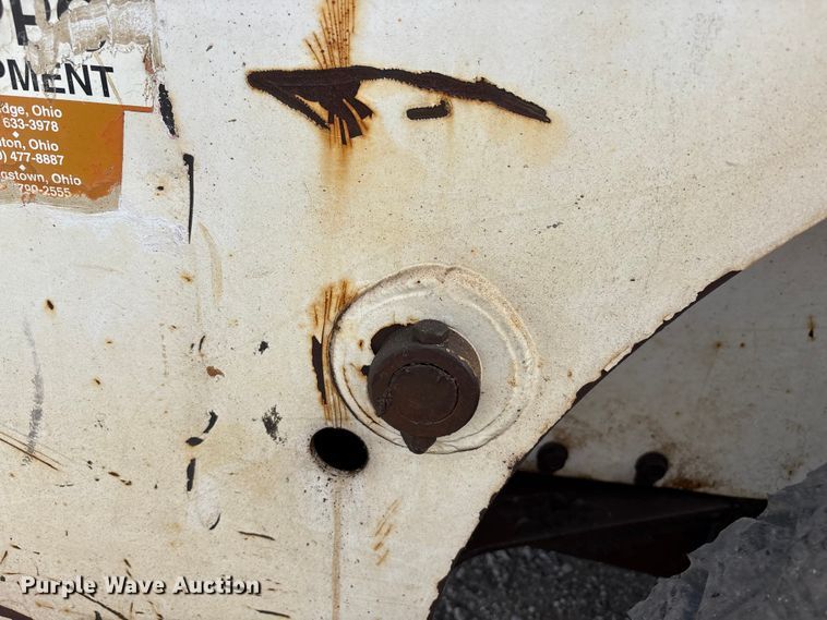 image for item EM6130 1998 Bobcat 773 skid steer loader