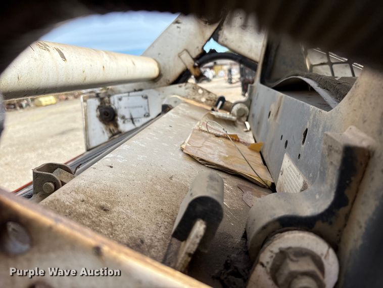 image for item EM6130 1998 Bobcat 773 skid steer loader