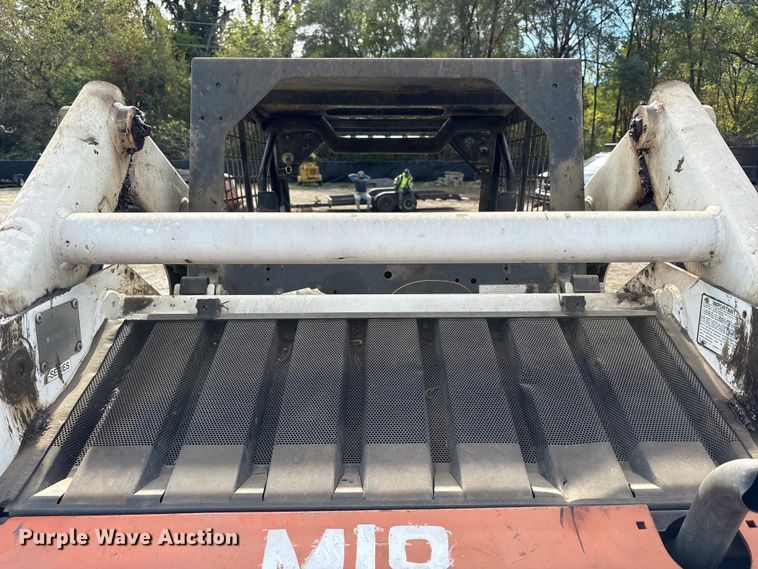 image for item EM6130 1998 Bobcat 773 skid steer loader