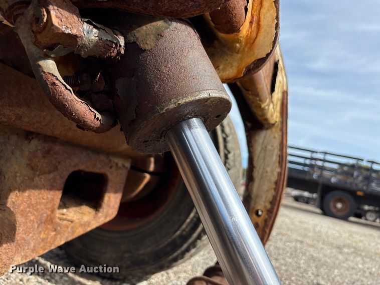 image for item EM6130 1998 Bobcat 773 skid steer loader