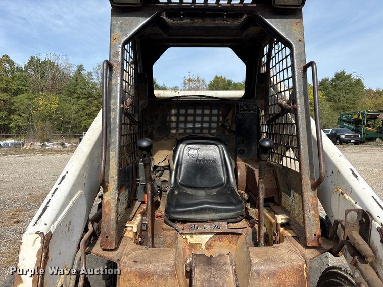 image for item EM6130 1998 Bobcat 773 skid steer loader