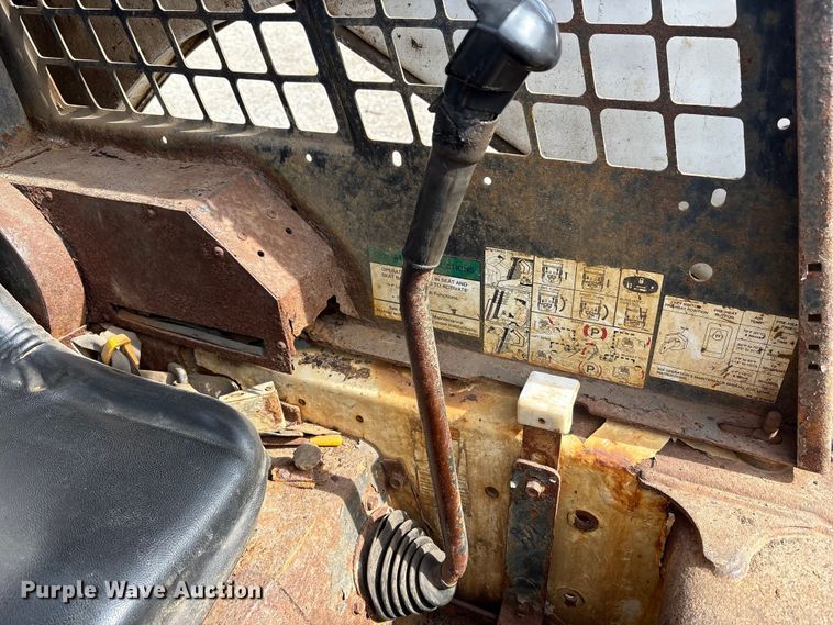 image for item EM6130 1998 Bobcat 773 skid steer loader