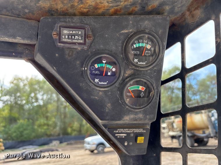 image for item EM6130 1998 Bobcat 773 skid steer loader