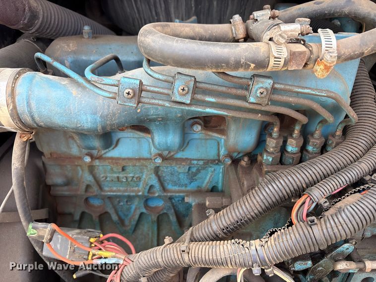 image for item EM6130 1998 Bobcat 773 skid steer loader