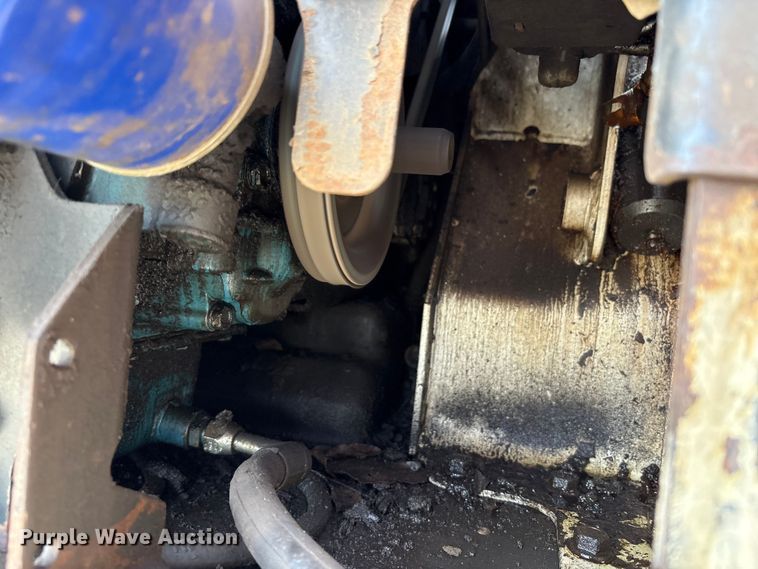 image for item EM6130 1998 Bobcat 773 skid steer loader