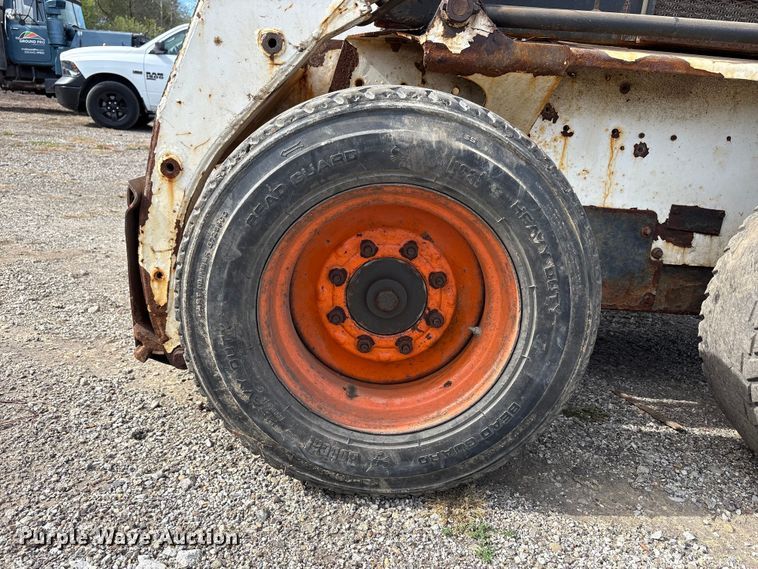 image for item EM6130 1998 Bobcat 773 skid steer loader