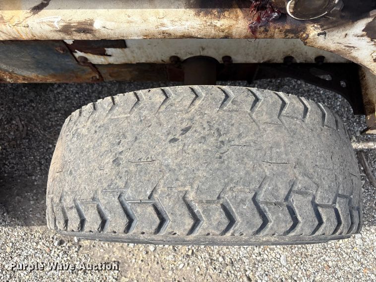 image for item EM6130 1998 Bobcat 773 skid steer loader