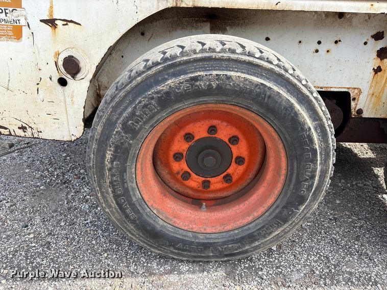 image for item EM6130 1998 Bobcat 773 skid steer loader