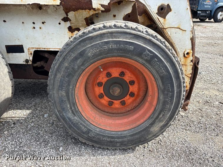 image for item EM6130 1998 Bobcat 773 skid steer loader
