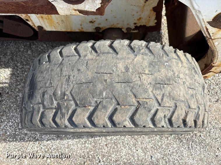 image for item EM6130 1998 Bobcat 773 skid steer loader