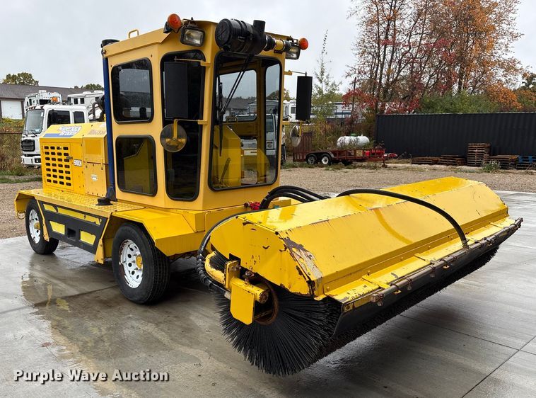 image for item EM6134 2015 Superior Broom SM80-K broom