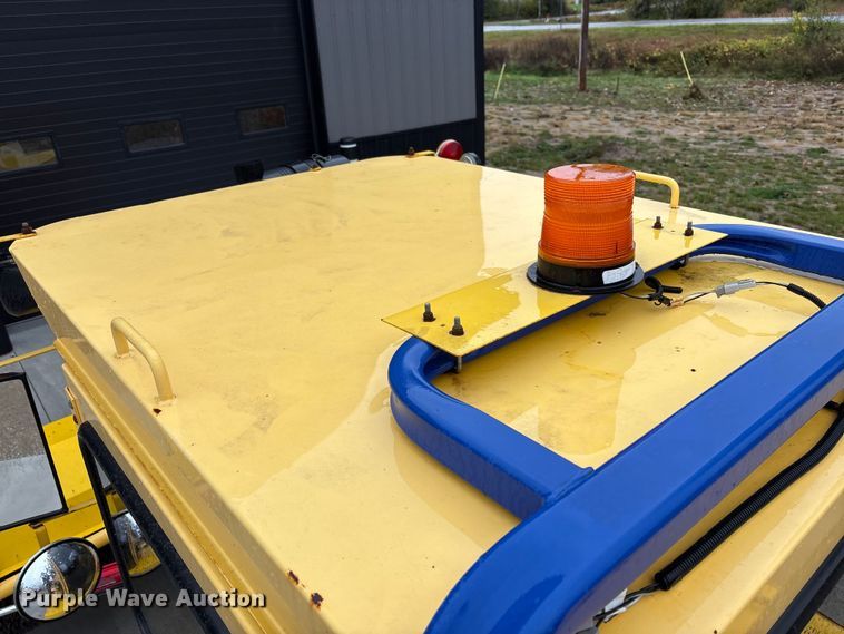 image for item EM6134 2015 Superior Broom SM80-K broom