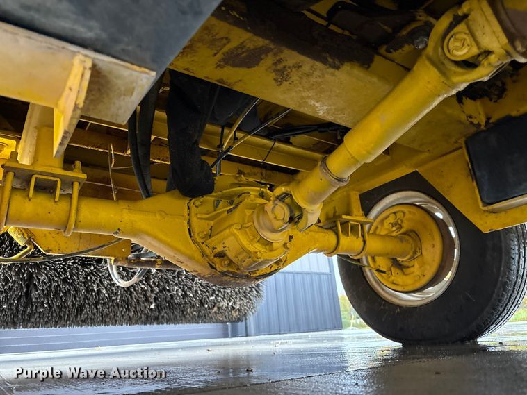 image for item EM6134 2015 Superior Broom SM80-K broom