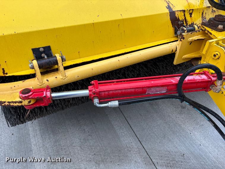 image for item EM6134 2015 Superior Broom SM80-K broom