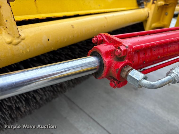 image for item EM6134 2015 Superior Broom SM80-K broom