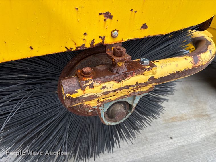 image for item EM6134 2015 Superior Broom SM80-K broom