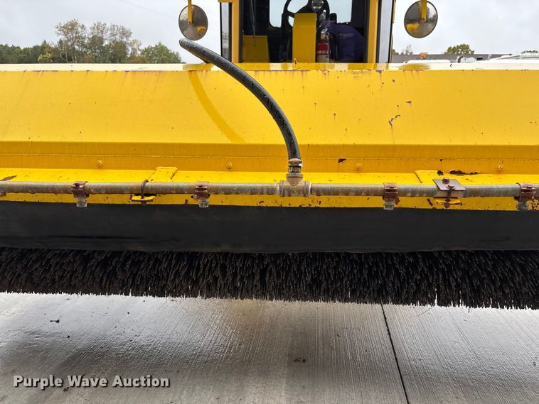 image for item EM6134 2015 Superior Broom SM80-K broom