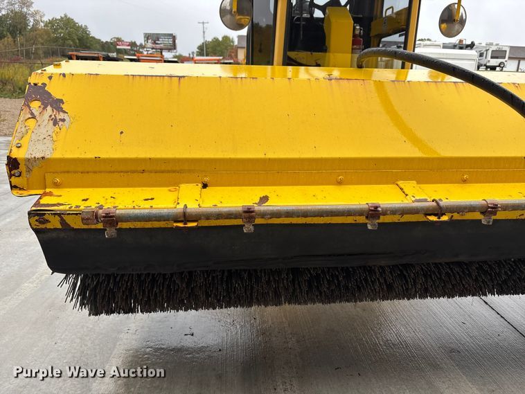 image for item EM6134 2015 Superior Broom SM80-K broom