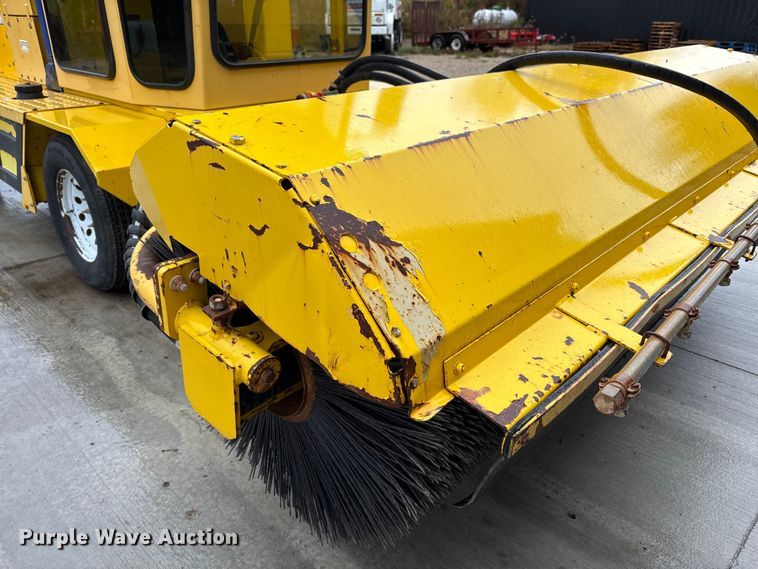 image for item EM6134 2015 Superior Broom SM80-K broom