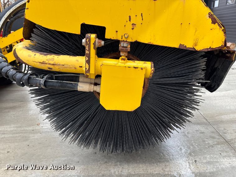 image for item EM6134 2015 Superior Broom SM80-K broom