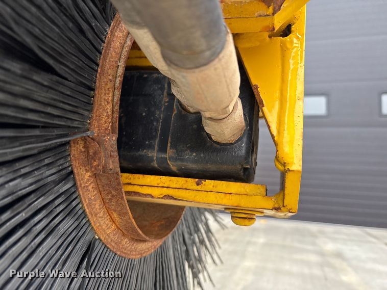 image for item EM6134 2015 Superior Broom SM80-K broom