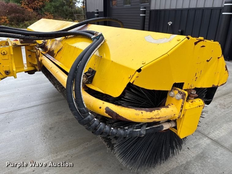 image for item EM6134 2015 Superior Broom SM80-K broom