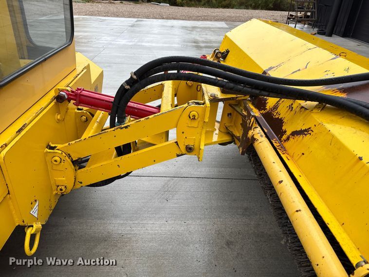 image for item EM6134 2015 Superior Broom SM80-K broom