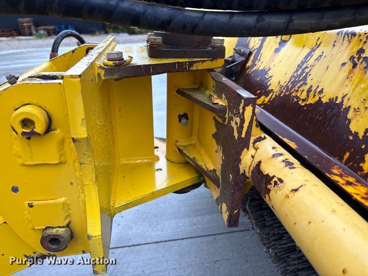 image for item EM6134 2015 Superior Broom SM80-K broom