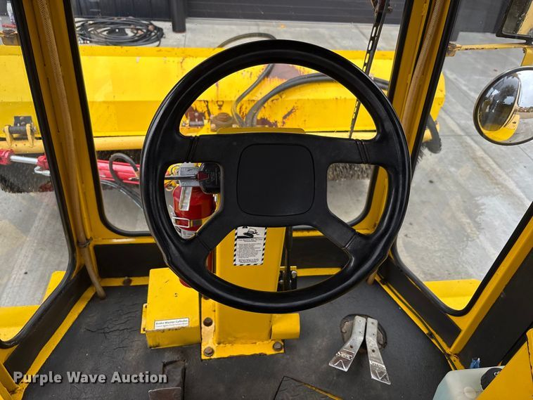 image for item EM6134 2015 Superior Broom SM80-K broom