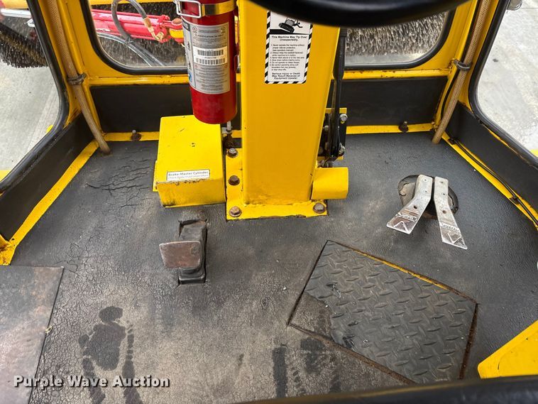 image for item EM6134 2015 Superior Broom SM80-K broom