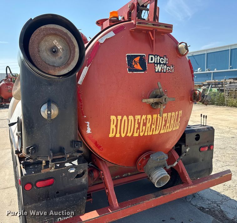 image for item EM8091 2009 Ditch Witch FX30 vacuum excavator