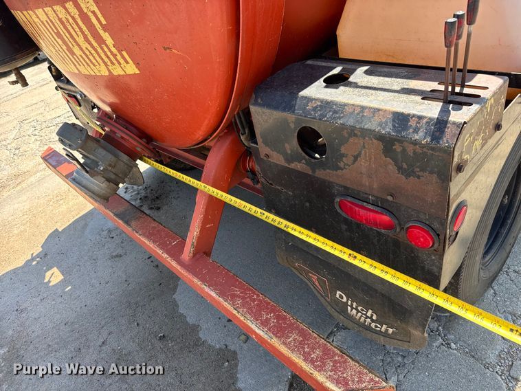 image for item EM8091 2009 Ditch Witch FX30 vacuum excavator