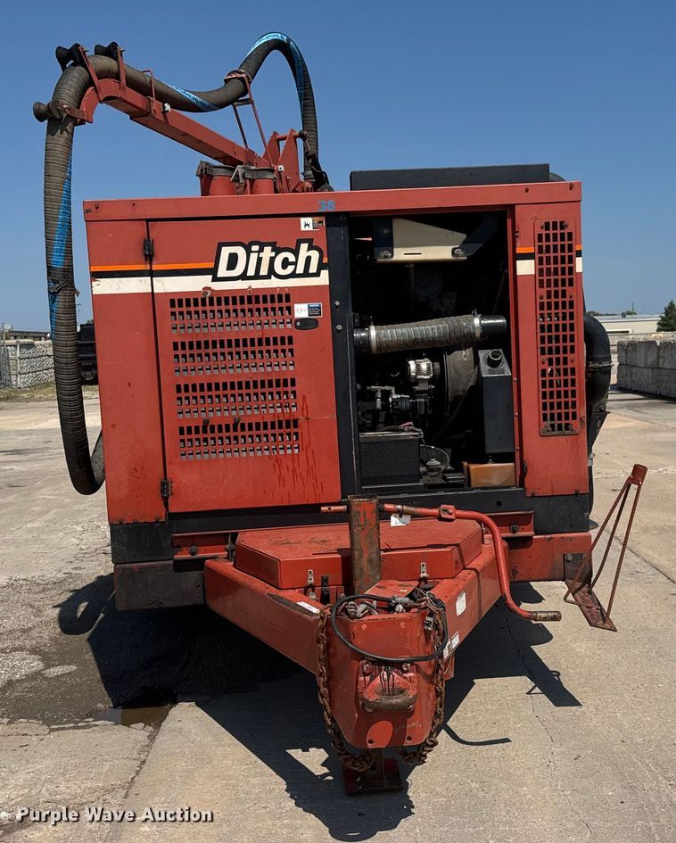 image for item EM8092 2013 Ditch Witch FX60 vacuum excavator
